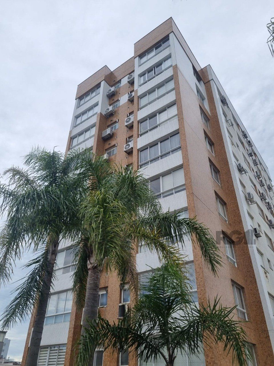 Apartamento semimobiliado e decorado no bairro Auxiliadora, com 91 m² — foto 1
