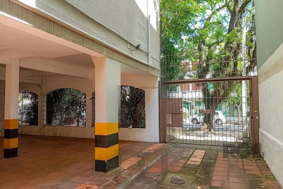 Apartamento amplo com dois dormitórios no bairro Rio Branco em Porto Alegre. — foto 22