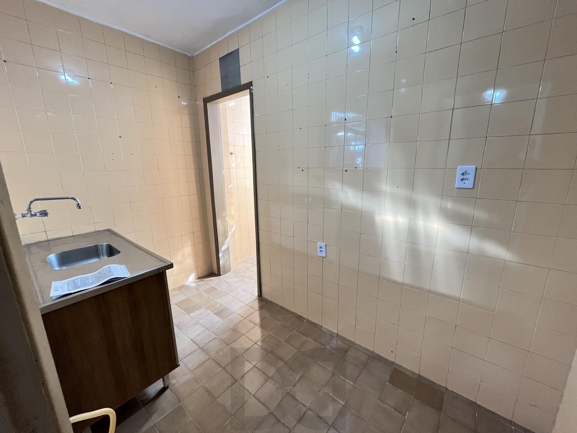 JK transformado em 1 dormitório com pátio privativo no bairro Petrópolis — foto 13