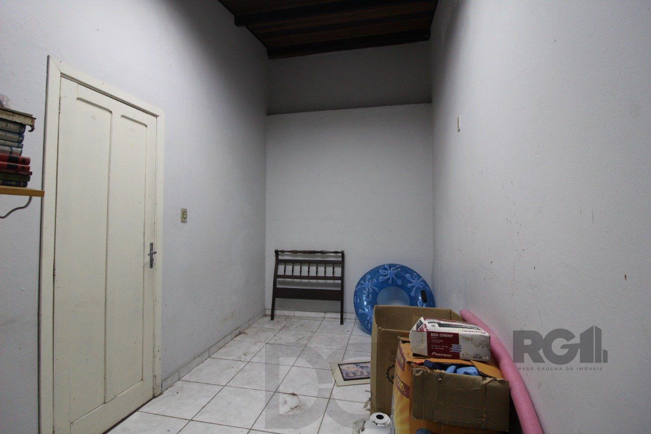 Casa à venda 4 quartos (dormitórios), suíte, 3 vagas - Partenon, Porto Alegre — foto 36