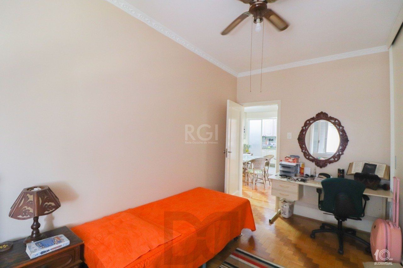 Apartamento á venda com 3 dormitórios com 1 suíte com sacada + 2 sacadas na sala e living, 233,85M² e 1 vaga de garagem escriturada e coberta, no Bairro Independência em Porto Alegre. — foto 27