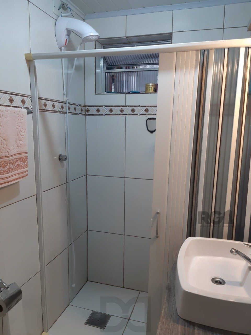 Apartamento térreo de dois dormitórios no bairro Santa Rosa de Lima em Porto Alegre. — foto 13