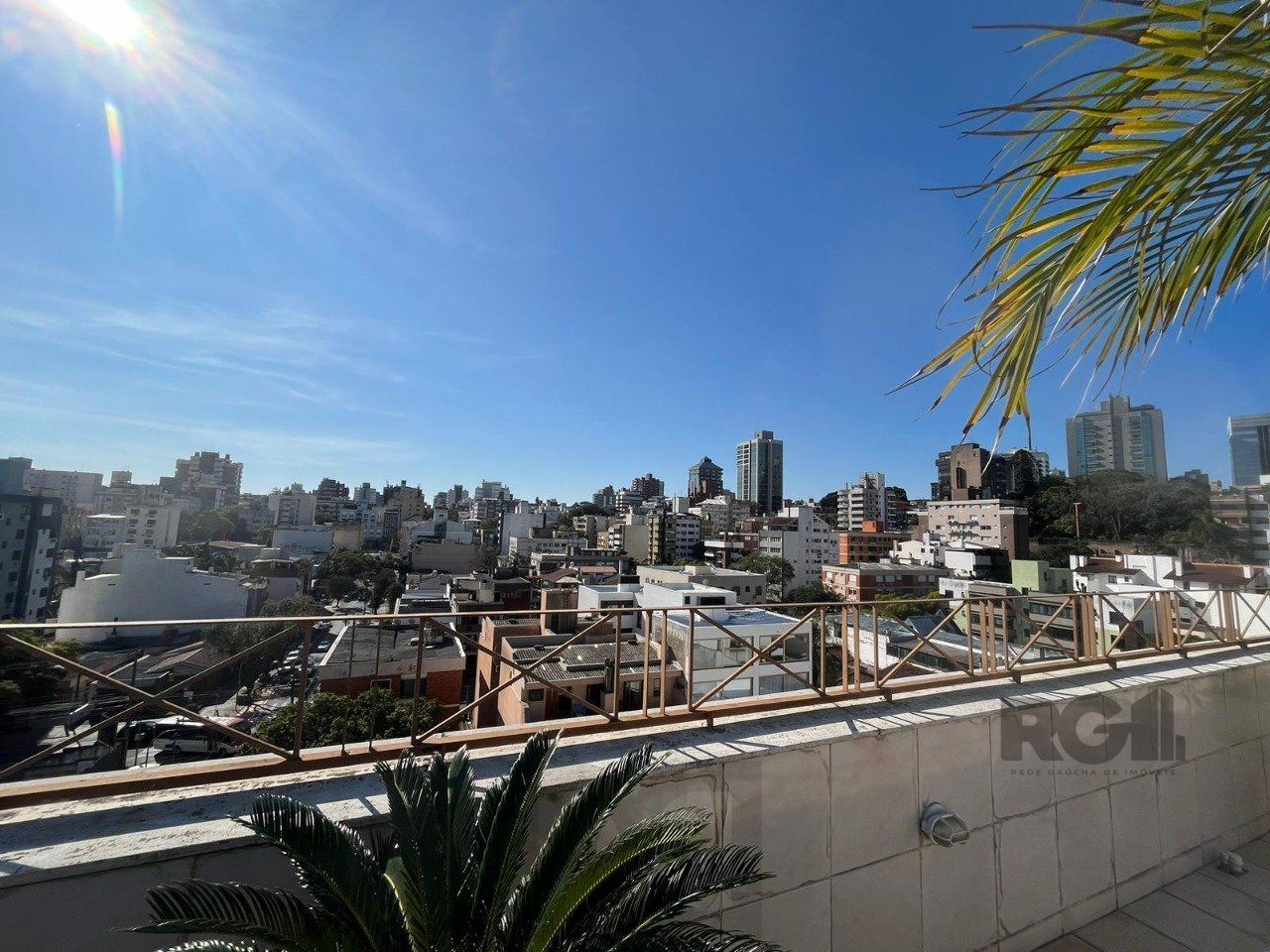 Apartamento de três quartos, suíte, churrasqueira e duas vagas de garagem (box duplo) no bairro Auxiliadora em Porto Alegre. — foto 22