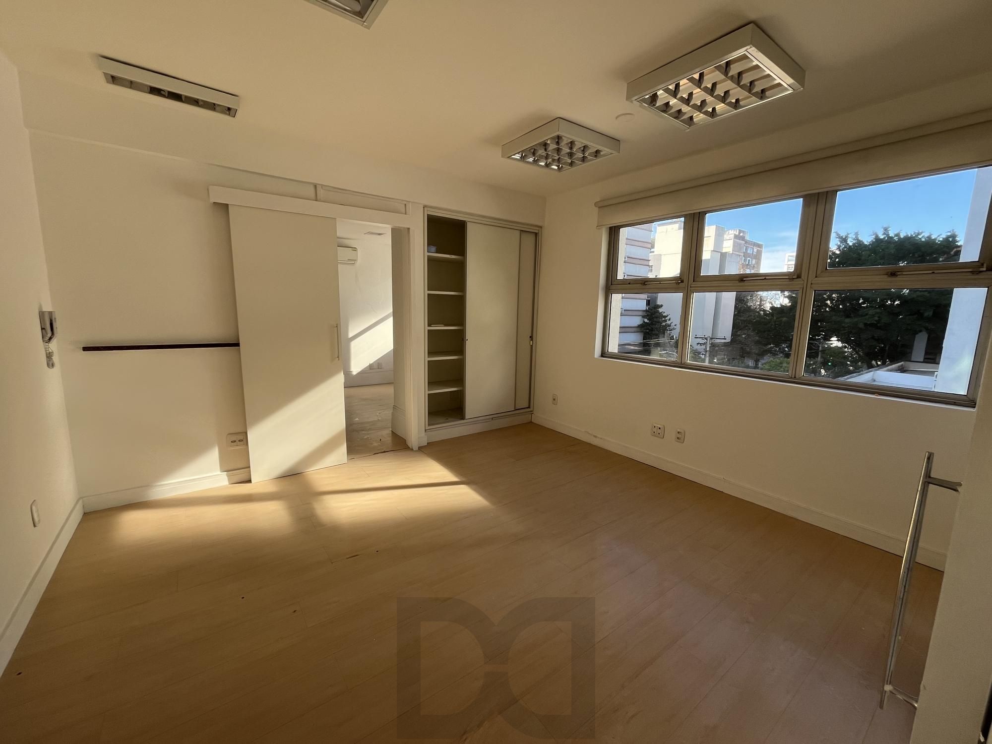 sala comercial grande prédio com elevador no bairro Rio Branco em Porto Alegre — foto 11