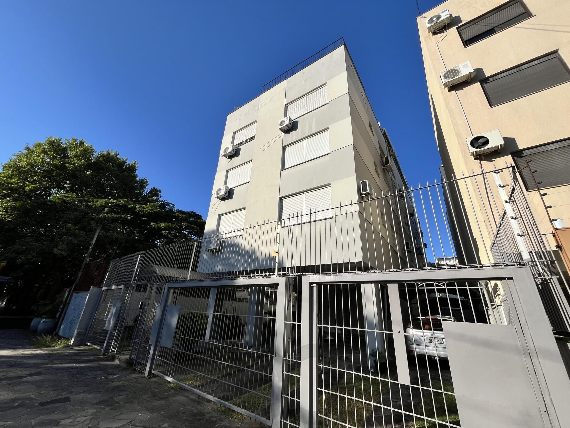 Apartamento de 2 quartos, suíte e 1 vaga de garagem no bairro Santana em POA/RS — foto 1