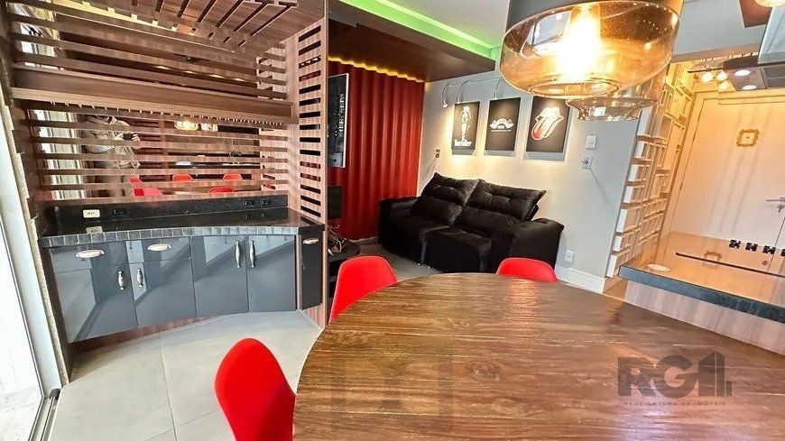 Apartamento 2 dormitórios, sendo 1 suíte, 77 m² de área privativa e 2 vaga(s) de garagem. Localizado na Rua Mario Antunes da Cunha, no bairro Petrópolis em Porto Alegre. — foto 11