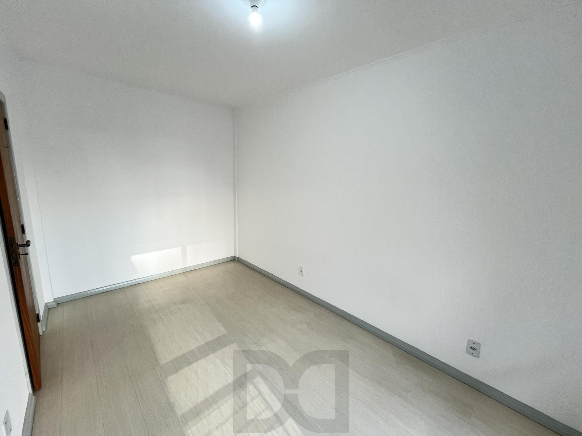 Apartamento de 1 quarto, 2 sacadas e 1 vaga de garagem no bairro Farroupilha POA — foto 5