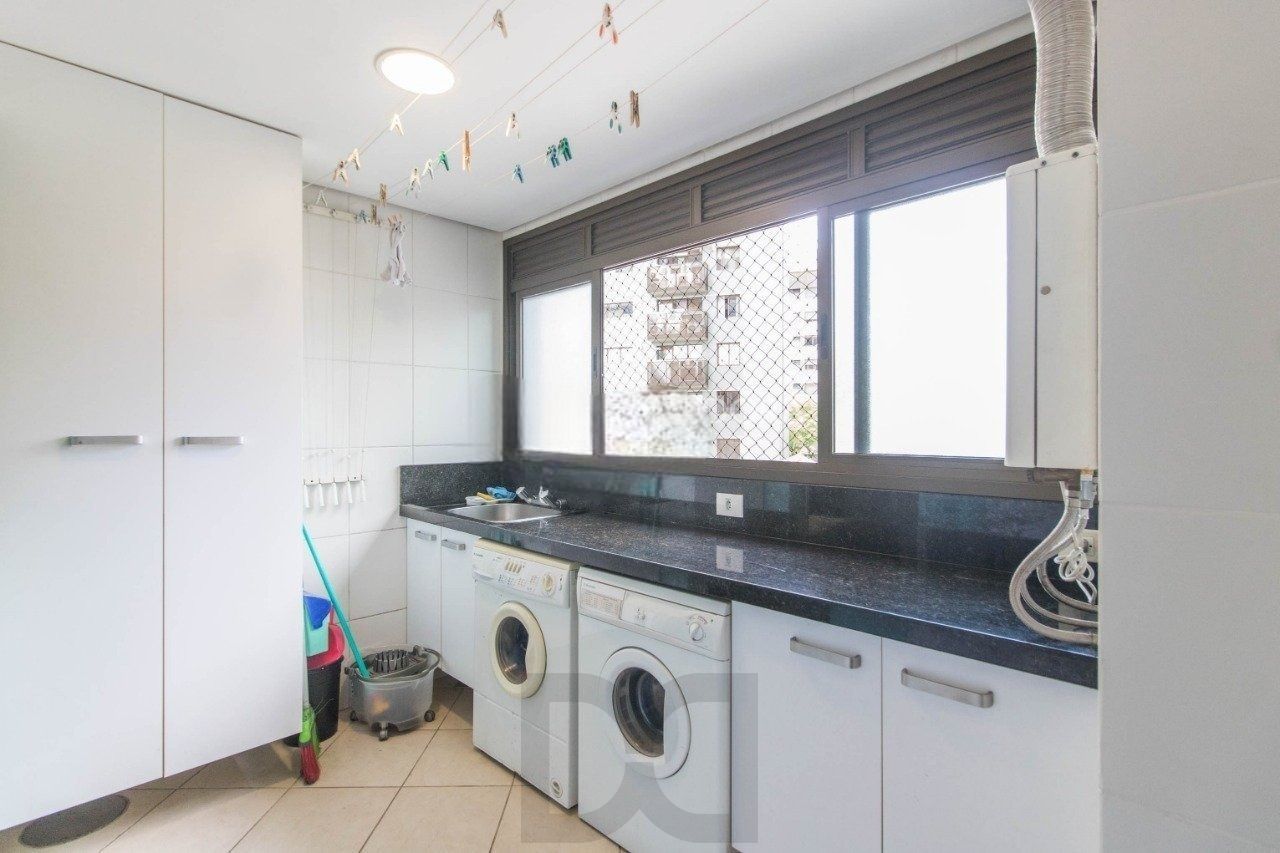 Apartamento com 3 suítes e 3 vagas de garagem no bairro Rio Branco em POA/RS — foto 45