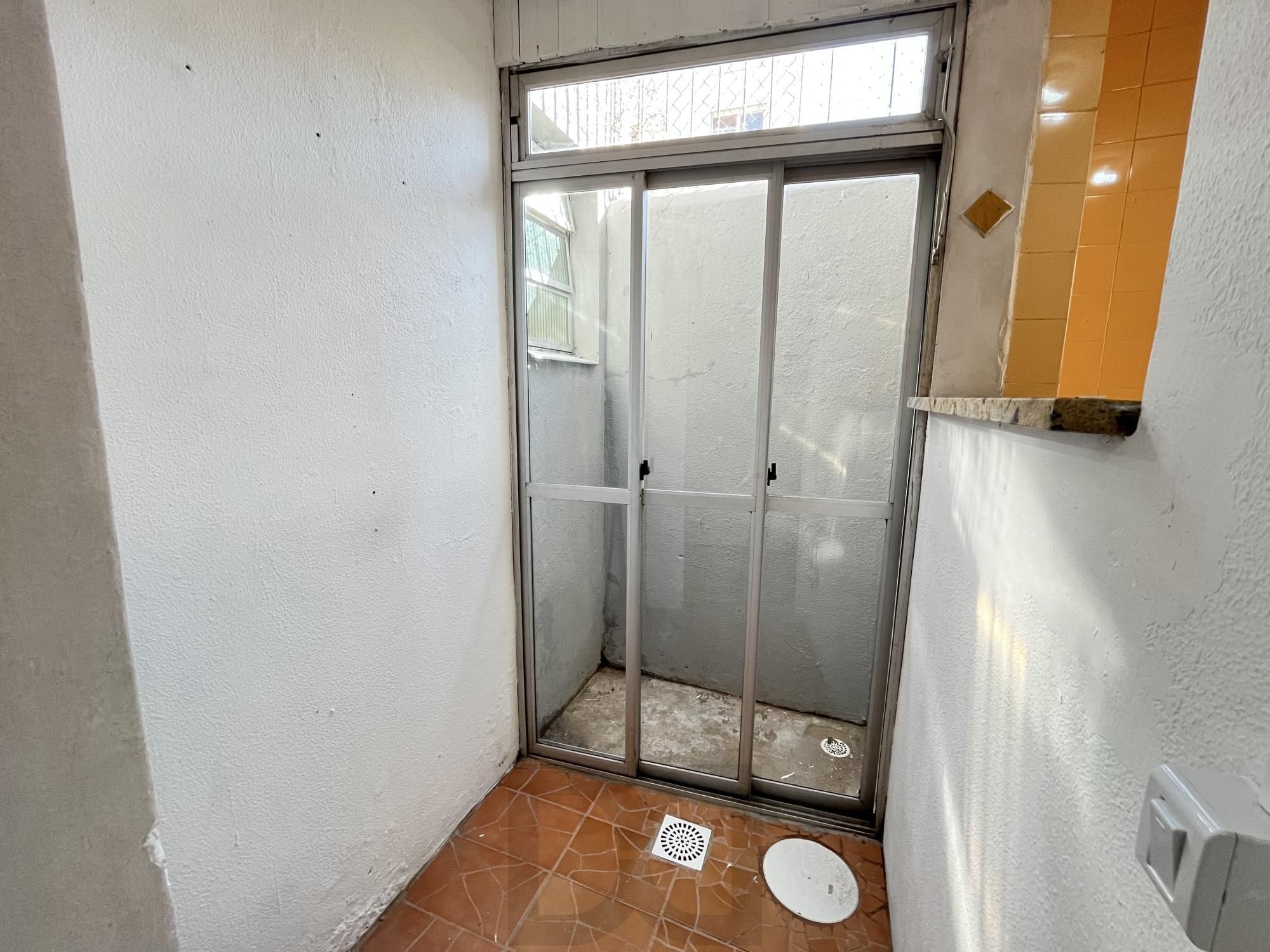 JK transformado em 1 dormitório com pátio privativo no bairro Petrópolis — foto 14