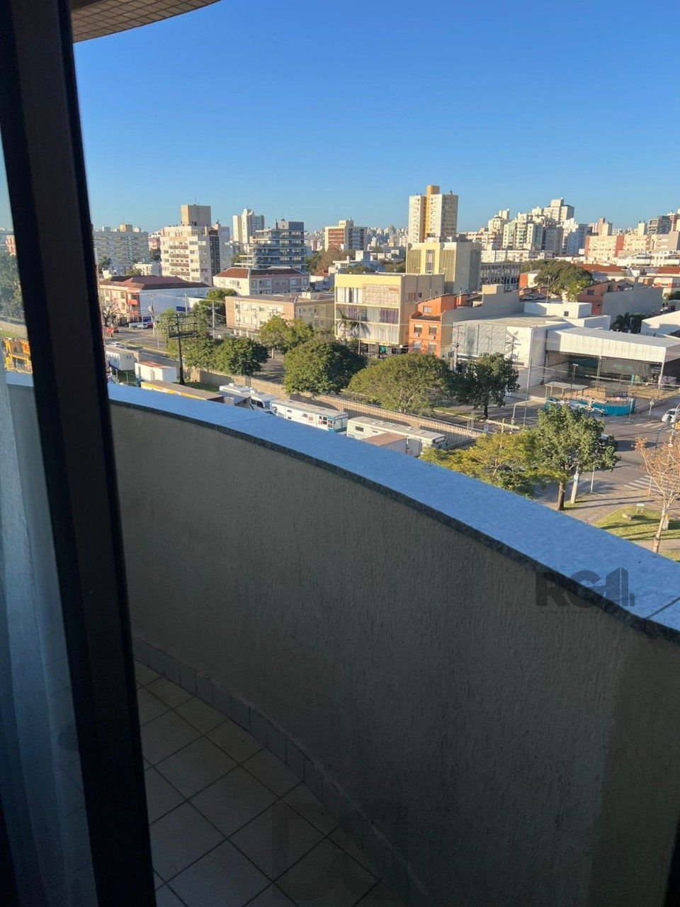 Flat semimobiliado, uma vaga, no bairro Praia de Belas em Porto Alegre — foto 11