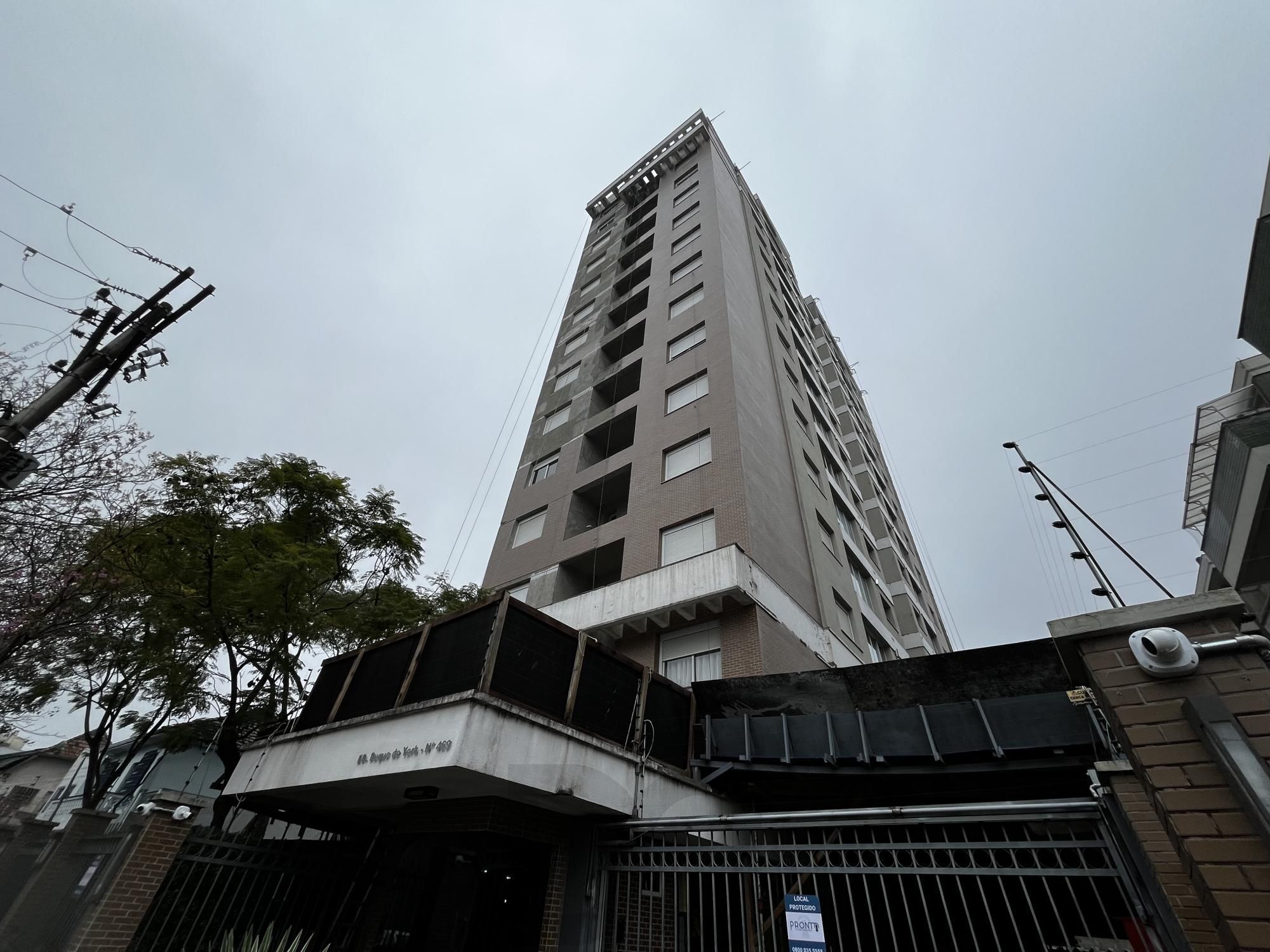 Apartamento de 2 quartos, suíte e 1 vaga de garagem no bairro Santana em POA/RS — foto 17