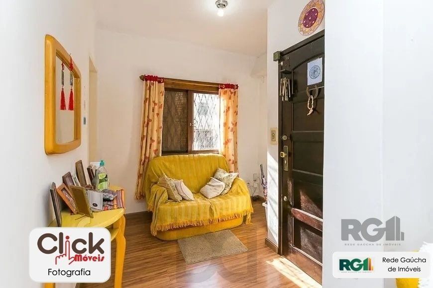 Casa 3 dormitórios, 123,8 m² de área privativa e 2 vaga(s) de garagem. Localizado na Rua/Av. Andaraí, no bairro Passo D Areia em Porto Alegre. — foto 1