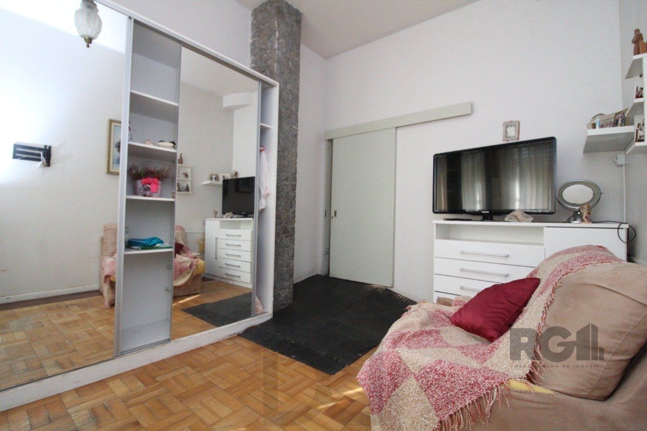 Casa à venda 4 quartos (dormitórios), suíte, 3 vagas - Partenon, Porto Alegre — foto 9