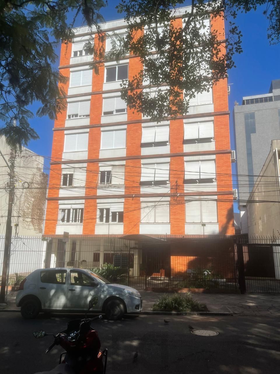Apartamento de 3 quartos e 1 vaga garagem no bairro Rio Branco em Porto Alegre — foto 1