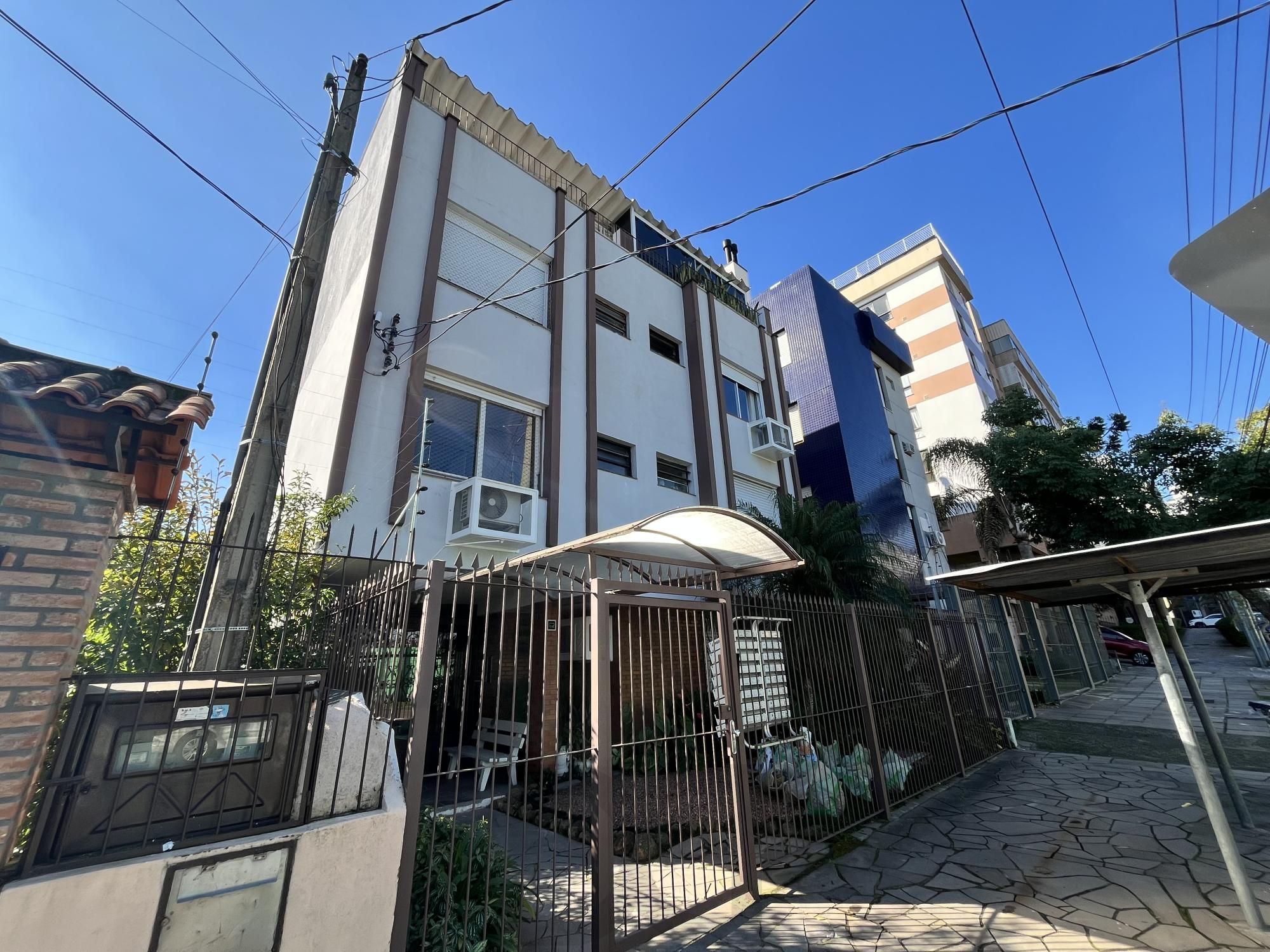 JK transformado em 1 dormitório com pátio privativo no bairro Petrópolis — foto 1