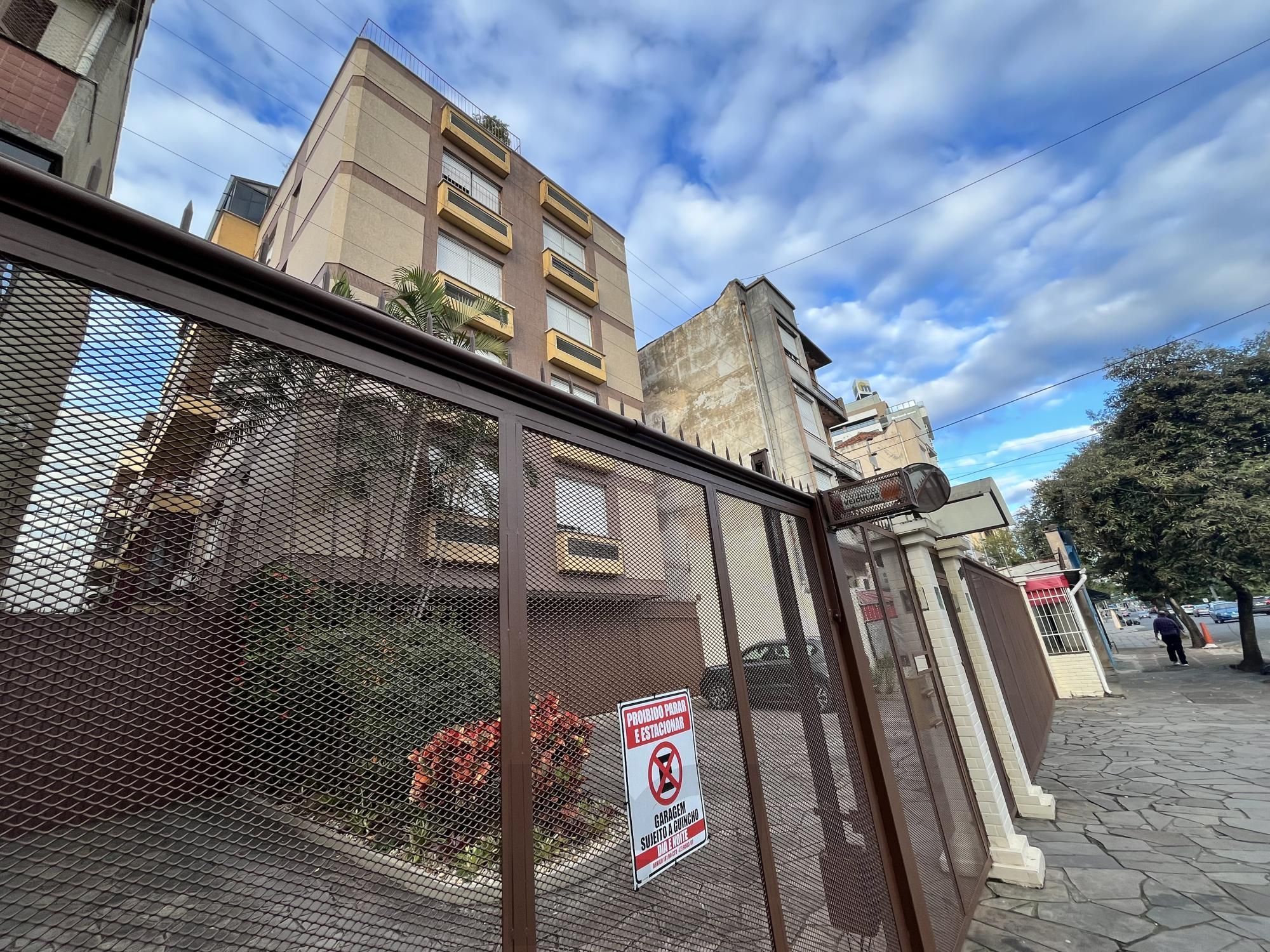 Apartamento de 1 quarto, 2 sacadas e 1 vaga de garagem no bairro Farroupilha POA — foto 1