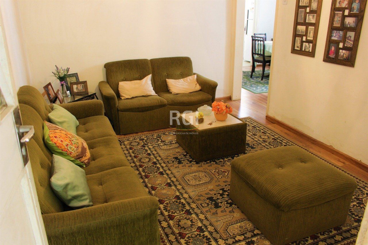 Casa para Venda - 208m², 3 dormitórios, 1 vaga - Partenon — foto 1