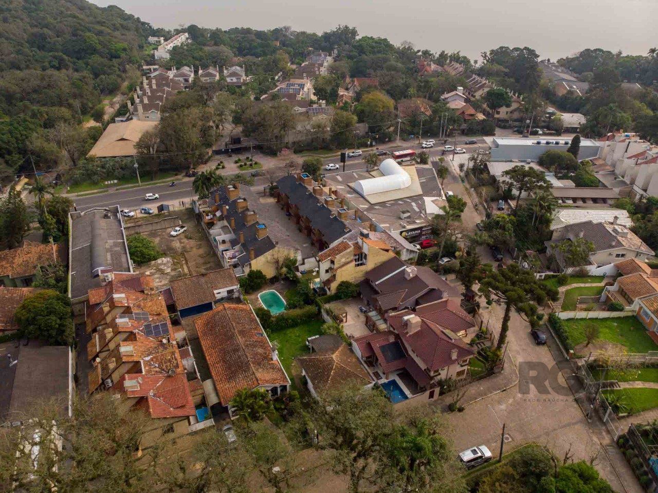 Casa em condomínio fechado, 3 dormitórios, suíte e duas vagas de garagem — foto 50