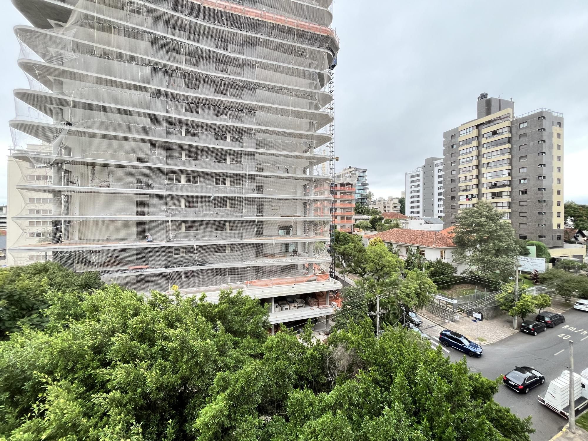 Apartamento de 3 quartos, suíte e 4 vagas de garagem no bairro Rio Branco em POA — foto 7
