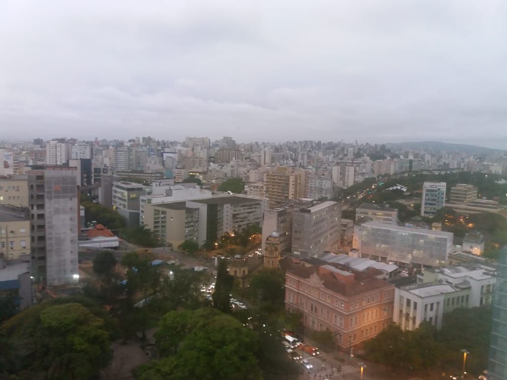 Apartamento de um quarto com garagem no centro de Porto Alegre — foto 9