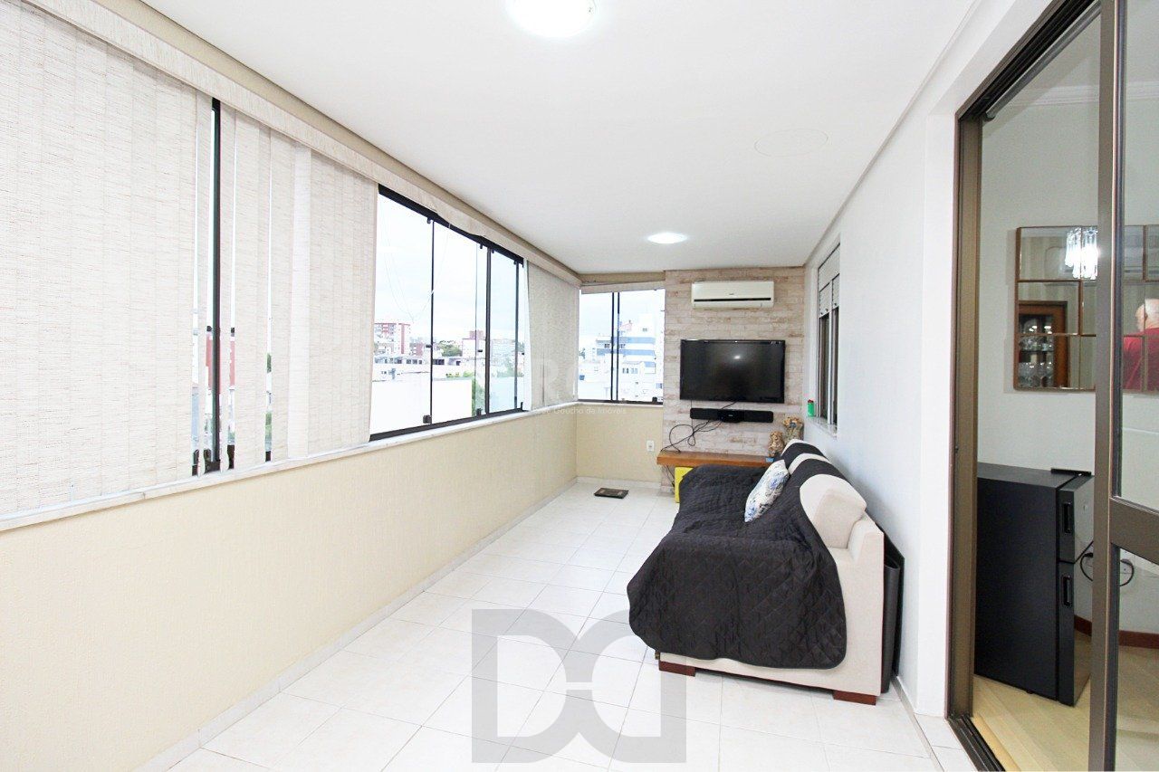 Apartamento de três dormitórios, suíte e uma vaga de garagem no bairro Santana — foto 19