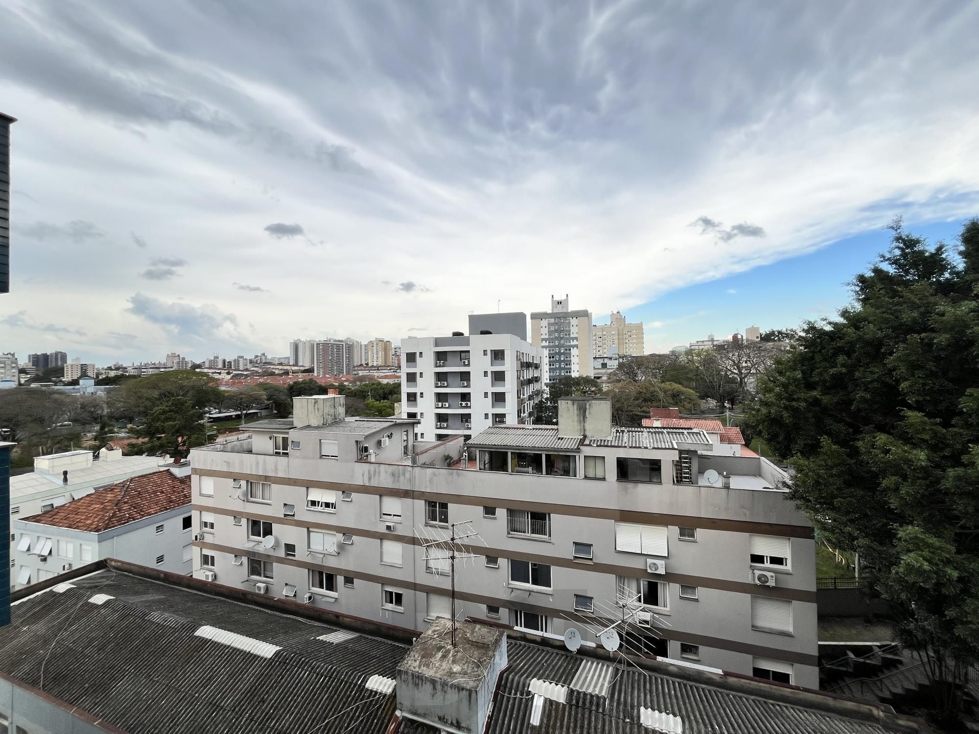 Apartamento de 3 quartos, suíte e 2 vagas de garagem no bairro Passo da Areia — foto 10