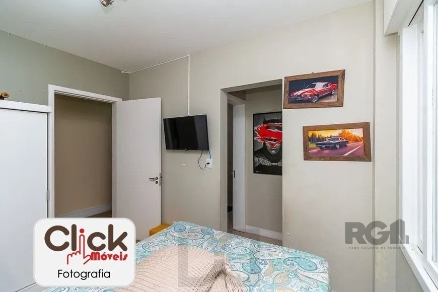 Apartamento 4 dormitórios, sendo 1 suíte, 193 m² de área privativa e 2 vaga(s) de garagem. Localizado na Rua/Av. Carlos Gomes, no bairro Auxiliadora em Porto Alegre. — foto 19