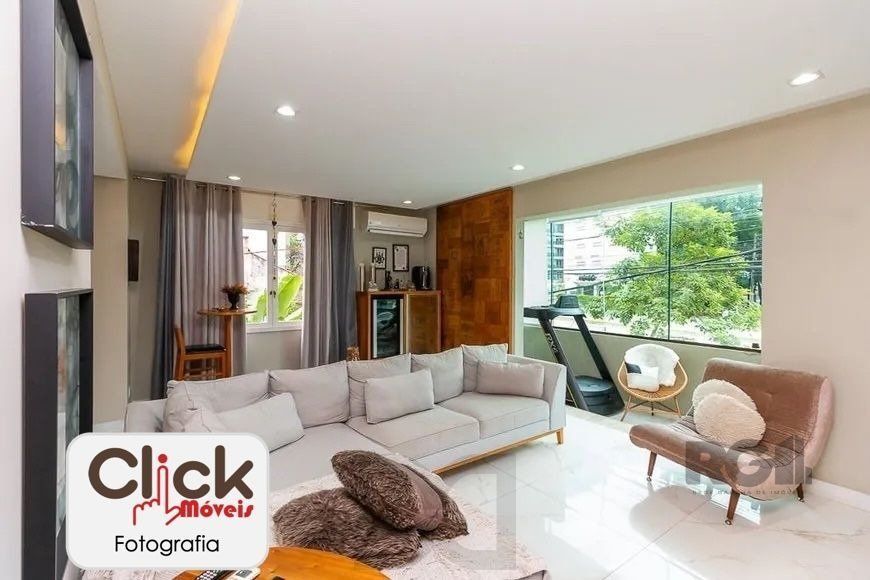 Apartamento 4 dormitórios, sendo 1 suíte, 193 m² de área privativa e 2 vaga(s) de garagem. Localizado na Rua/Av. Carlos Gomes, no bairro Auxiliadora em Porto Alegre. — foto 1