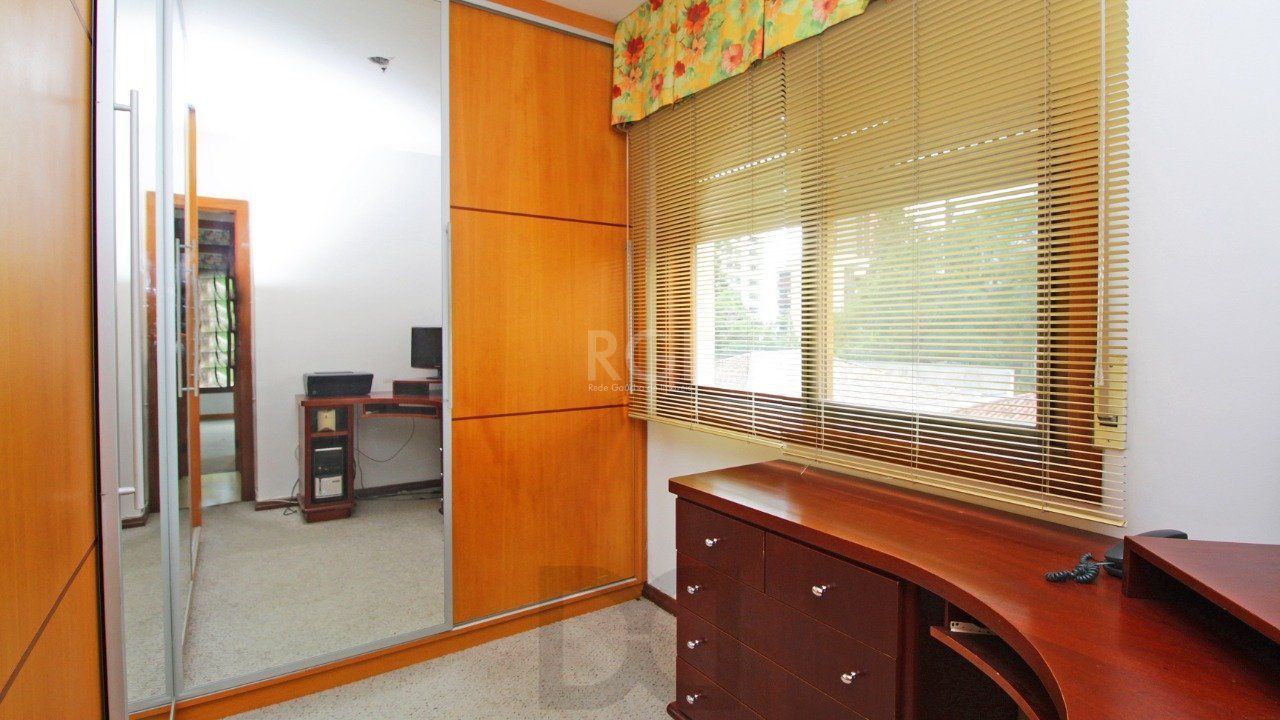 Apartamento de dois dormitórios e uma vaga de garagem na Rua Marcelo Gama, bairro Auxiliadora em Porto Alegre. — foto 18