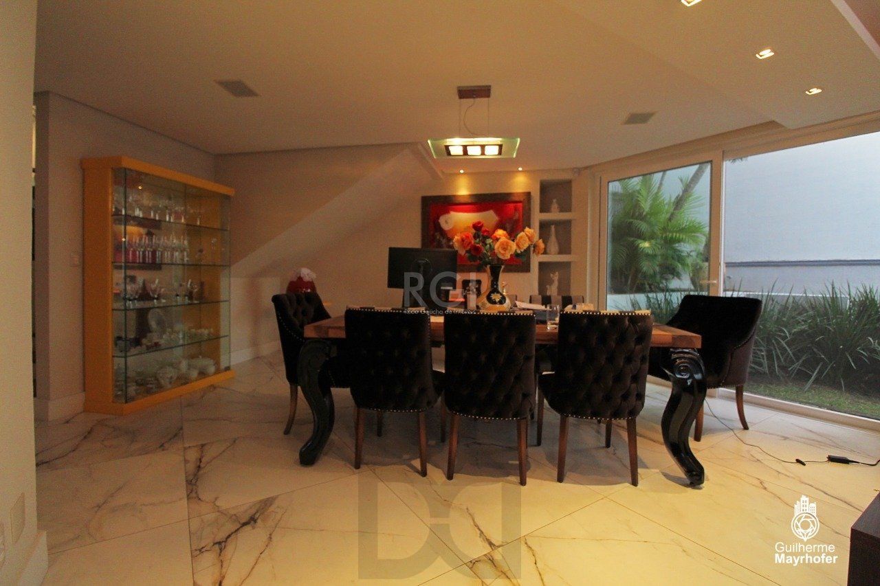 Casa para Venda - 650m², 4 dormitórios, sendo 3 suites, 4 vagas - Chácara das Pedras — foto 2