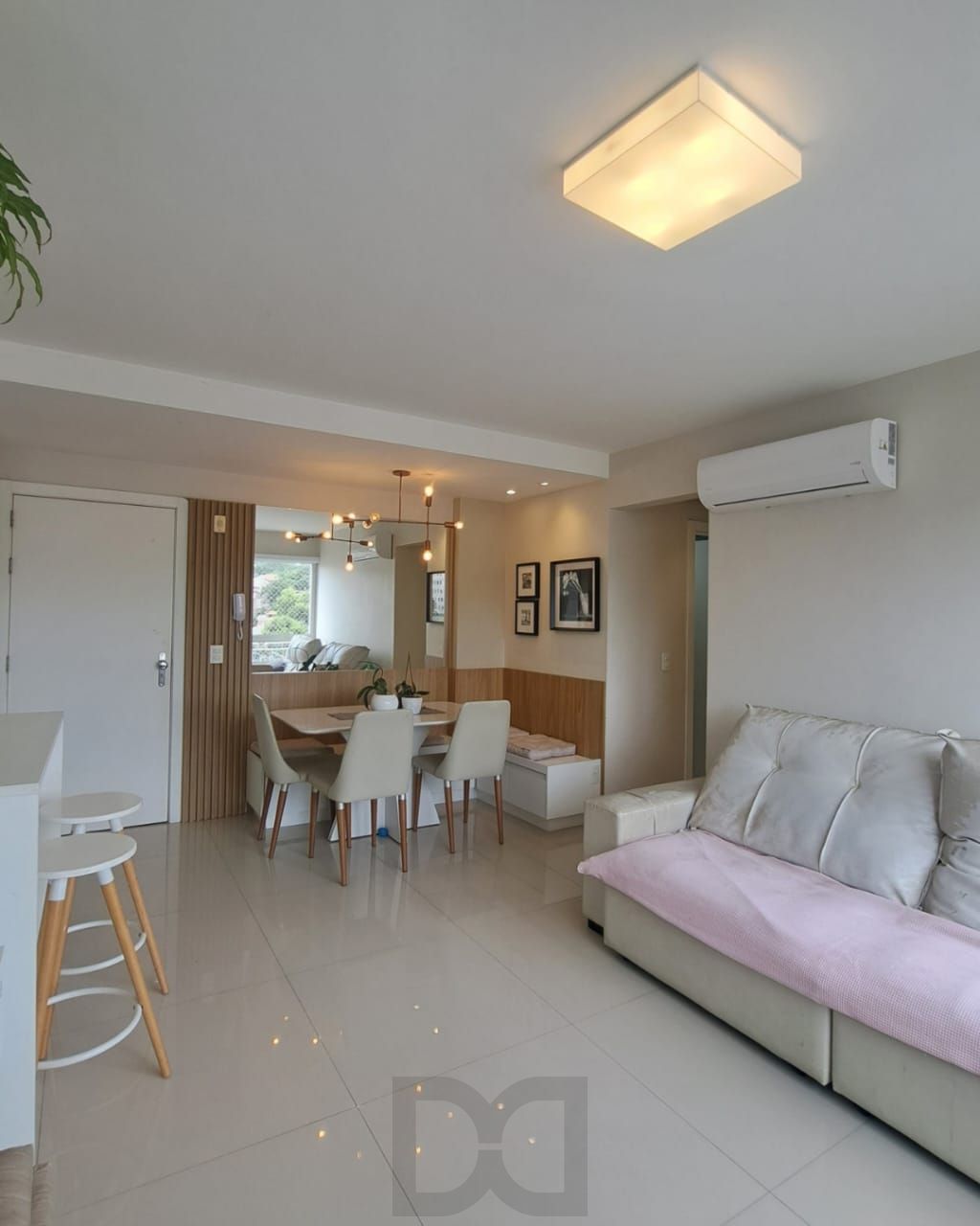 Apartamento Mobiliado com 2 Quartos e Vista Panorâmica em Porto Alegre — foto 1