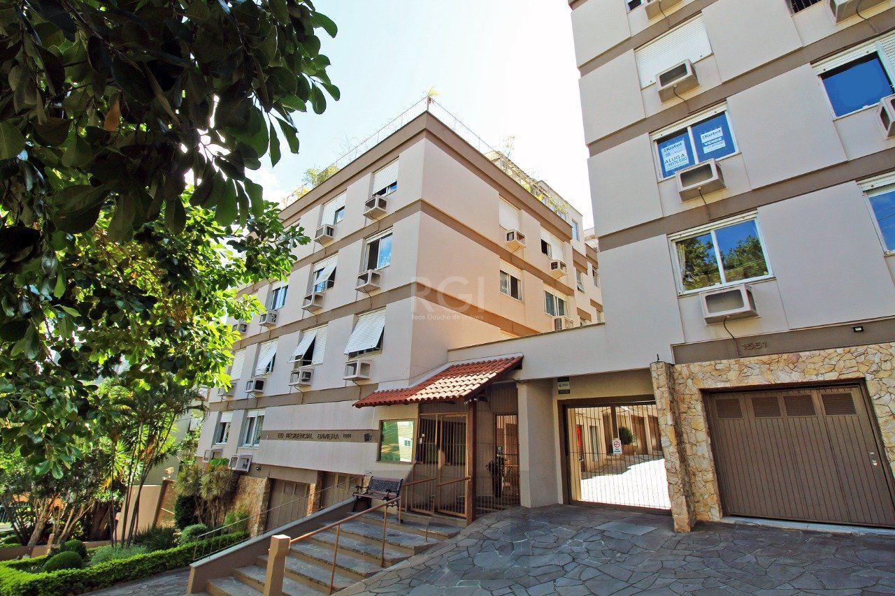 Apartamento de 3 quartos, suíte e 1 vaga de garagem no bairro Petrópolis — foto 1