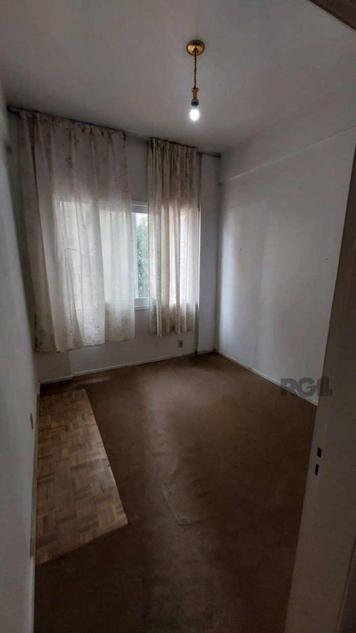 Apartamento no Centro de 2 dormitórios reformado — foto 8