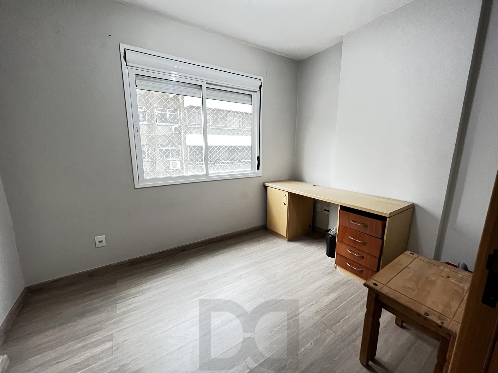 Apartamento de 2 quartos, suíte e 1 vaga de garagem no bairro Santana em POA/RS — foto 8