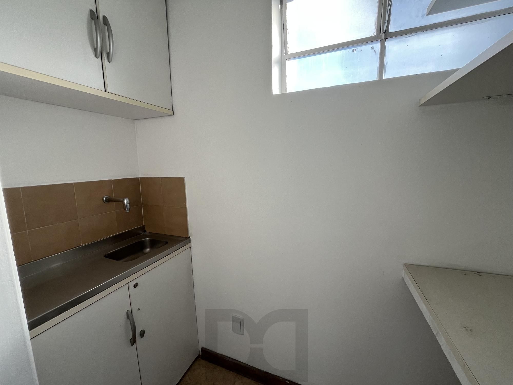 sala comercial grande prédio com elevador no bairro Rio Branco em Porto Alegre — foto 12
