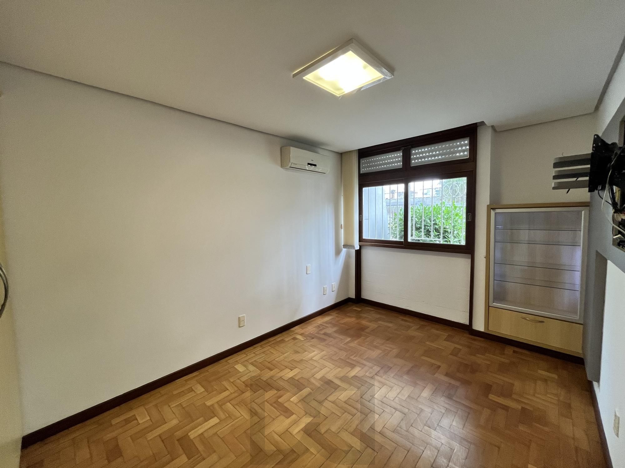 Casa para Venda - 160m², 3 dormitórios, sendo 1 suites, Jardim Botânico — foto 20