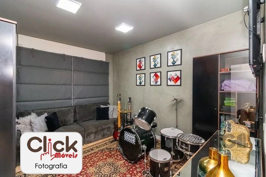 Apartamento 4 dormitórios, sendo 1 suíte, 193 m² de área privativa e 2 vaga(s) de garagem. Localizado na Rua/Av. Carlos Gomes, no bairro Auxiliadora em Porto Alegre. — foto 10