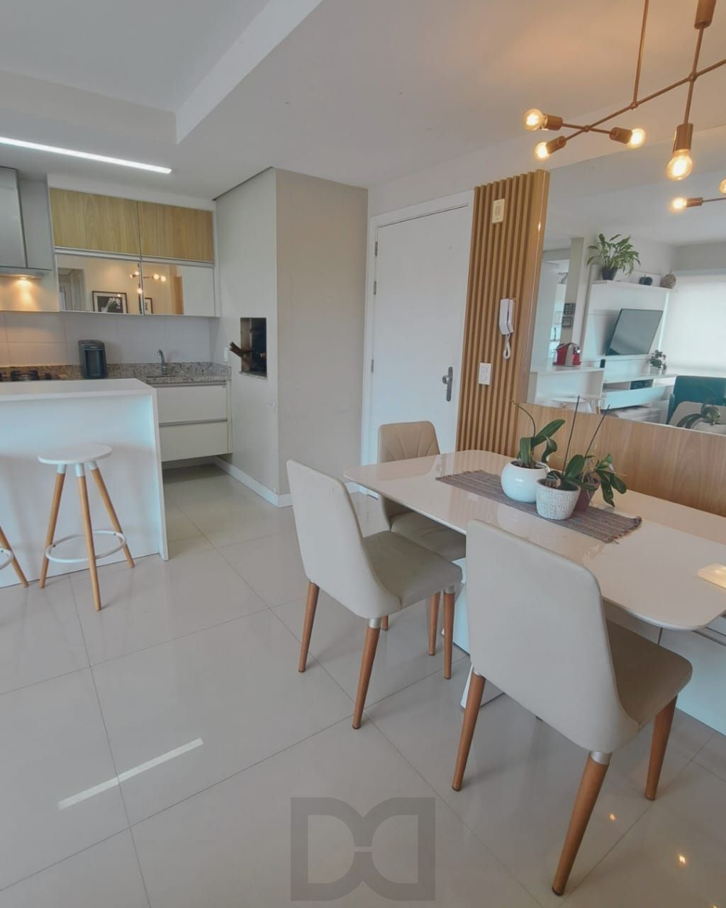 Apartamento Mobiliado com 2 Quartos e Vista Panorâmica em Porto Alegre — foto 2