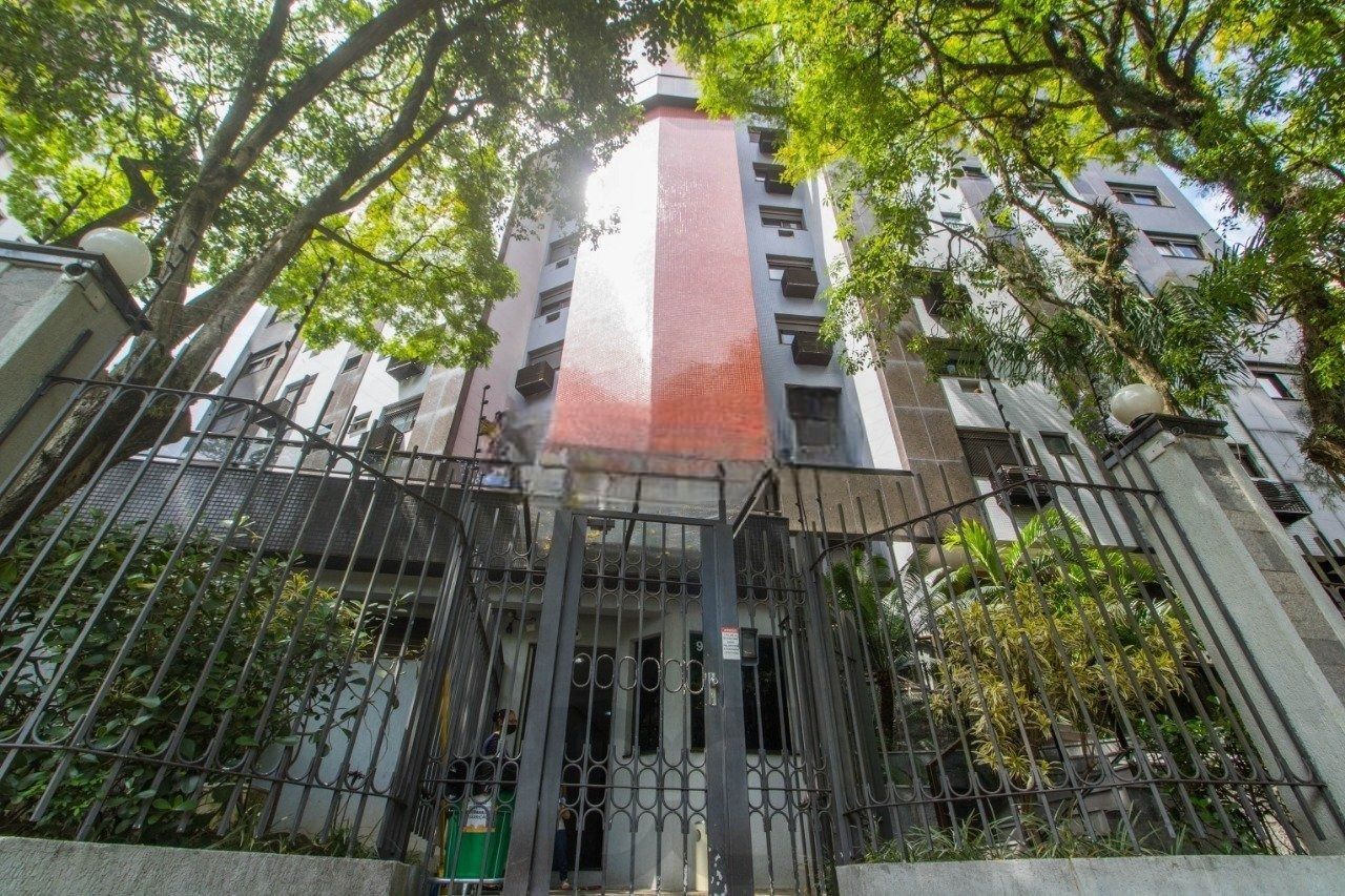 Apartamento com 3 suítes e 3 vagas de garagem no bairro Rio Branco em POA/RS — foto 30