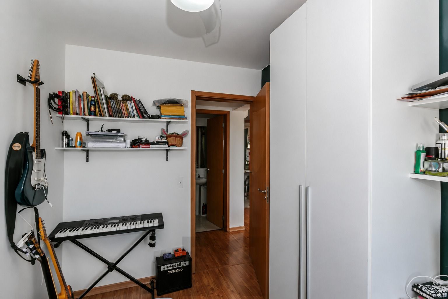 Apartamento de 2 quartos, suíte e 1 vaga de garagem no bairro Tristeza em POA — foto 3