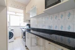 1 dormitório sem vaga, com móveis planejados no quarto, cozinha e banheiro — foto 11