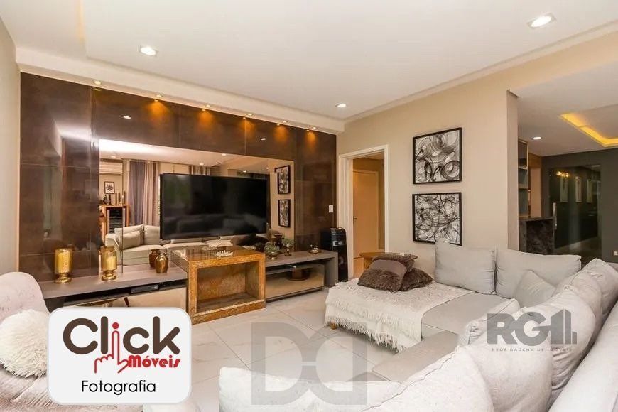 Apartamento 4 dormitórios, sendo 1 suíte, 193 m² de área privativa e 2 vaga(s) de garagem. Localizado na Rua/Av. Carlos Gomes, no bairro Auxiliadora em Porto Alegre. — foto 3