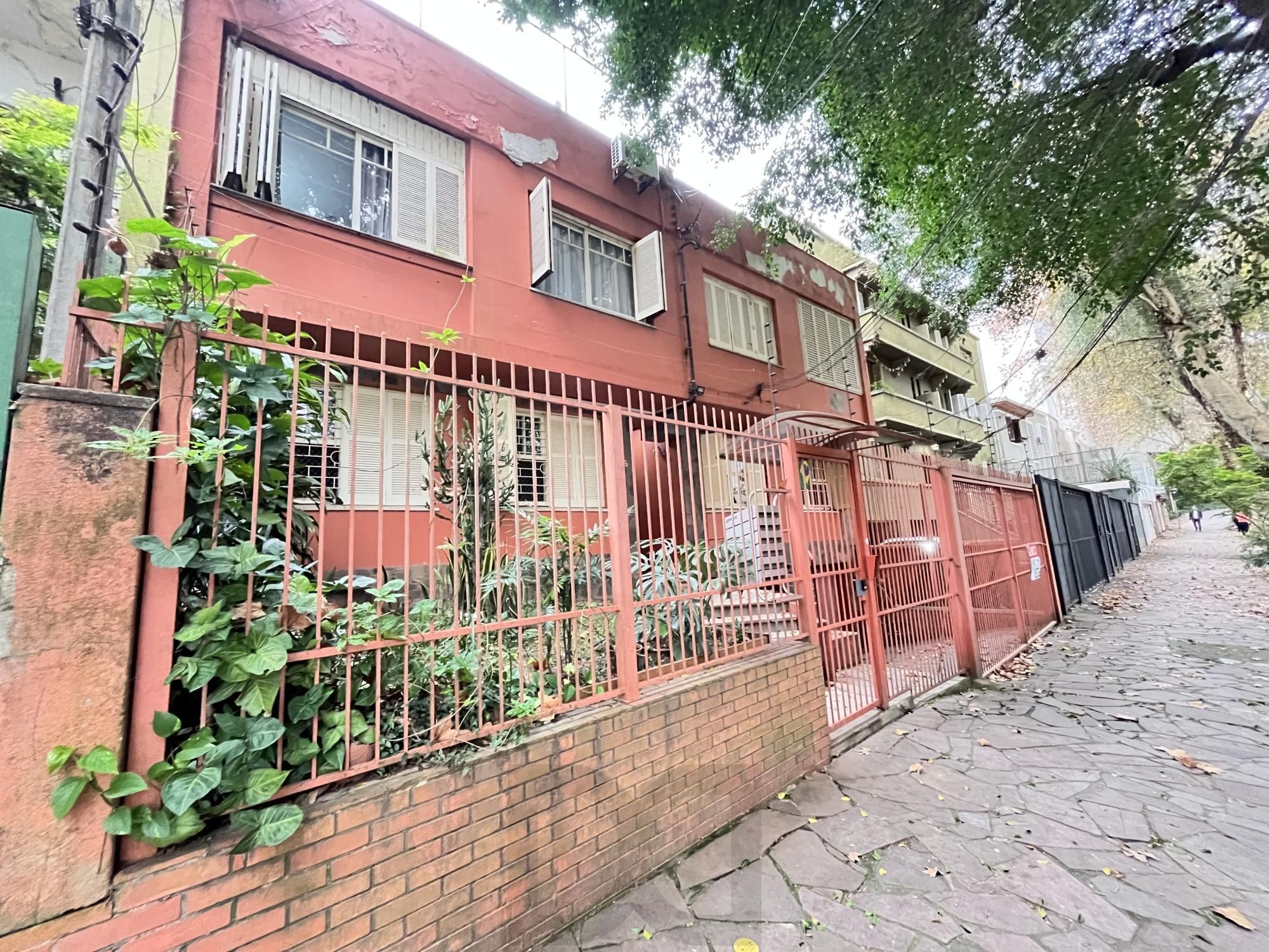 Apartamento de 2 quartos e 1 vaga de garagem no bairro Petrópolis Porto Alegre — foto 1