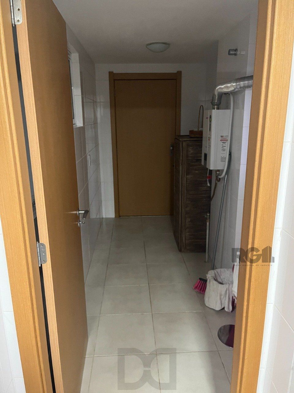 Apartamento 3 dormitórios, suíte, 2 vagas. Andar alto, vista para infraestrutura do condomínio. Semi-mobiliado. — foto 65