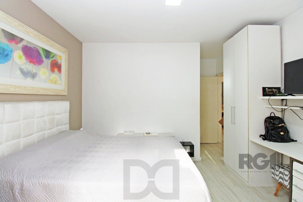 Apartamento de dois dormitórios e dois banheiros no bairro Bom Fim / Rio Branco em Porto Alegre! — foto 11
