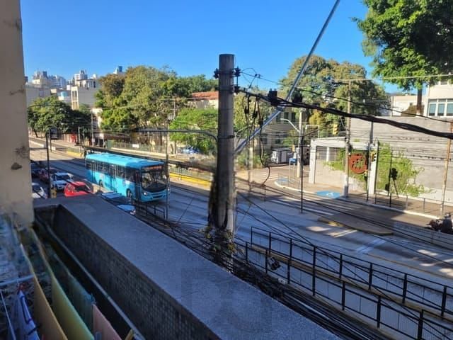 Apartamento de três dormitórios no bairro Rio Branco em Porto Alegre. — foto 12