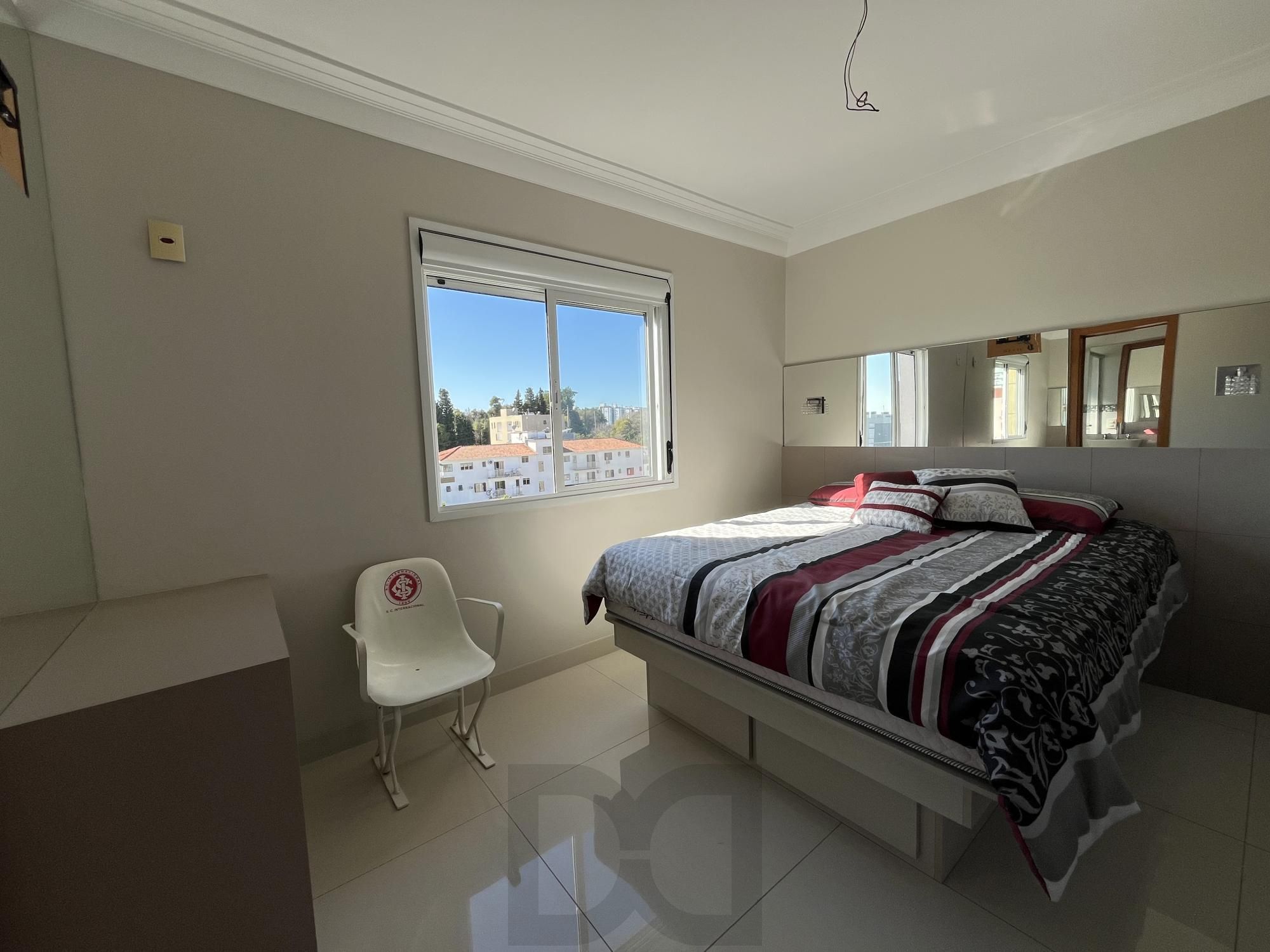 Apartamento de 2 quartos, suíte e 2 vagas garagem bairro São João Porto Alegre — foto 3