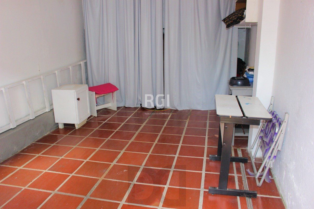 Casa para Venda - 208m², 3 dormitórios, 1 vaga - Partenon — foto 16