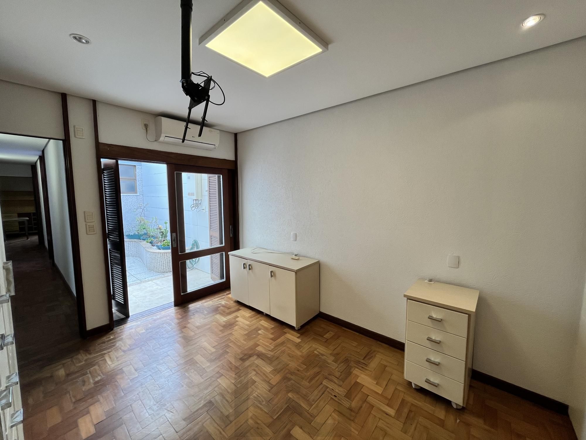 Casa para Venda - 160m², 3 dormitórios, sendo 1 suites, Jardim Botânico — foto 21