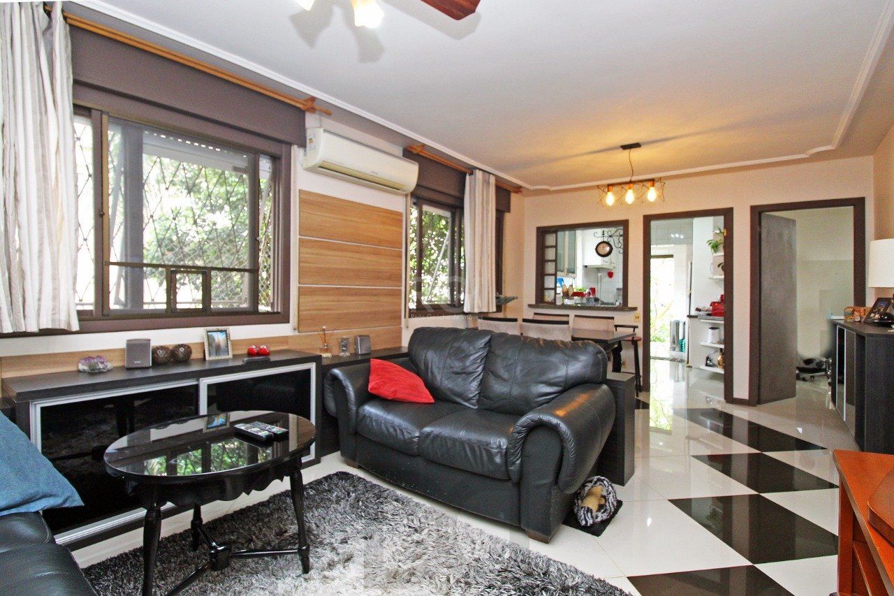 Casa para Venda - 464.5m², 3 dormitórios, sendo 1 suites, 3 vagas - Petrópolis — foto 11